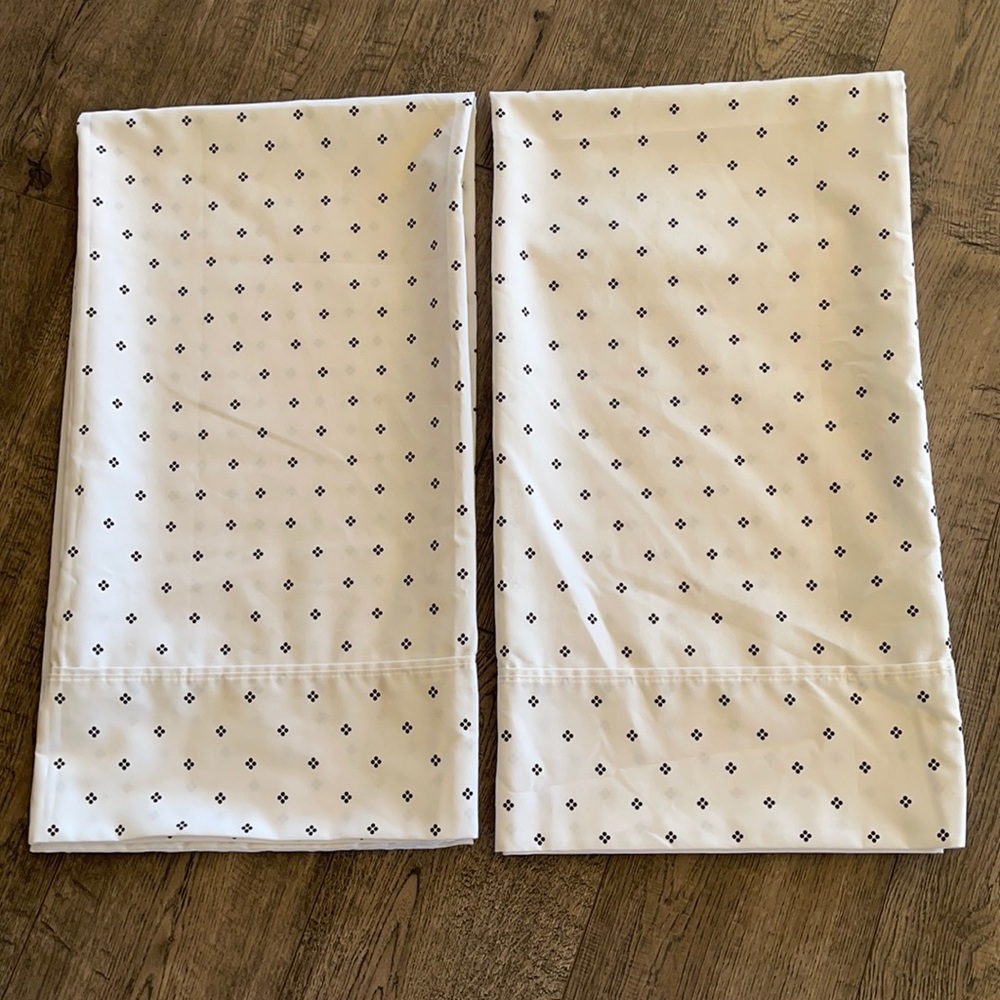 Charisma King Pillowcase Set -NWOT
